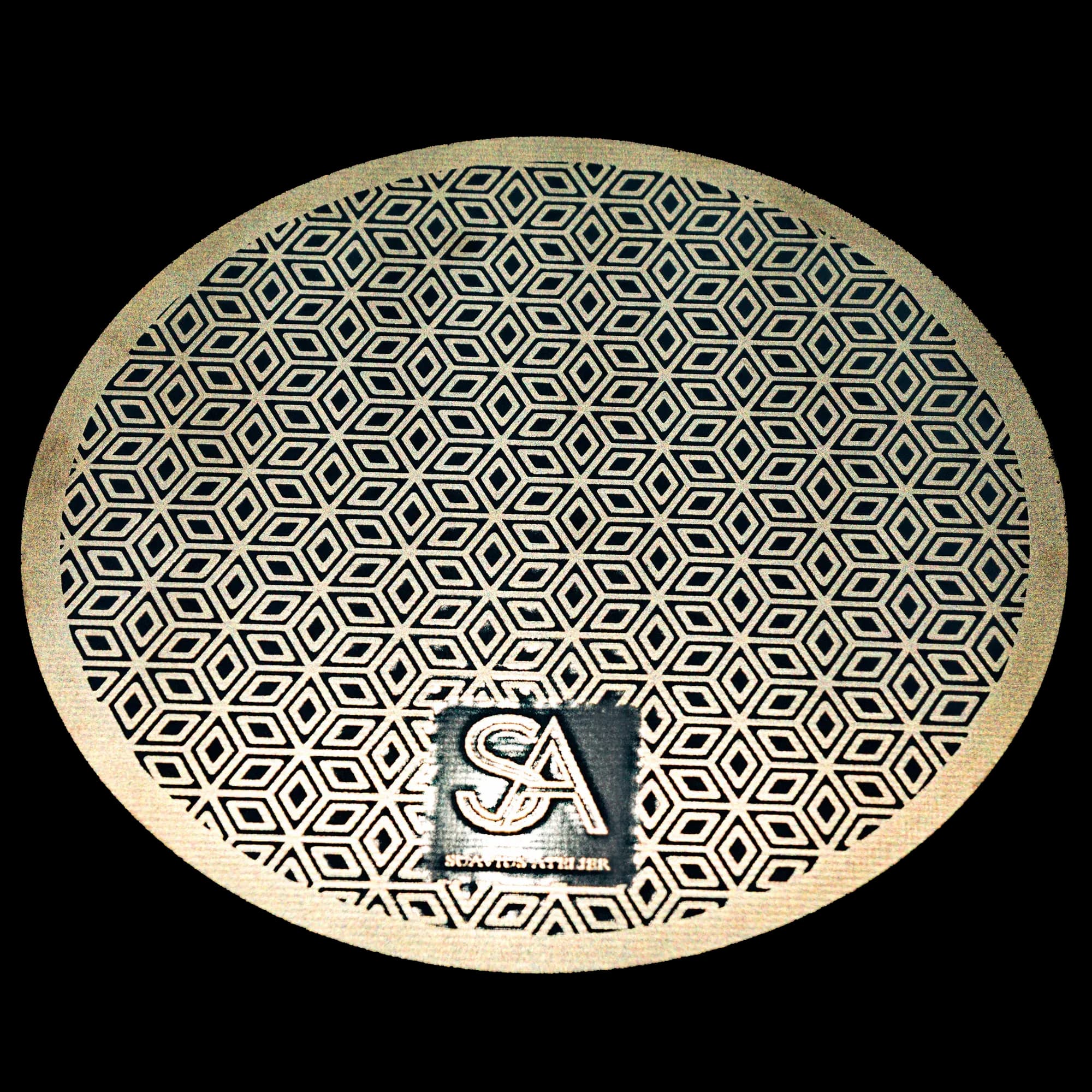 Reverse of the tennis court PCB coaster - gilded pattern with the Suavius Atelier monogram